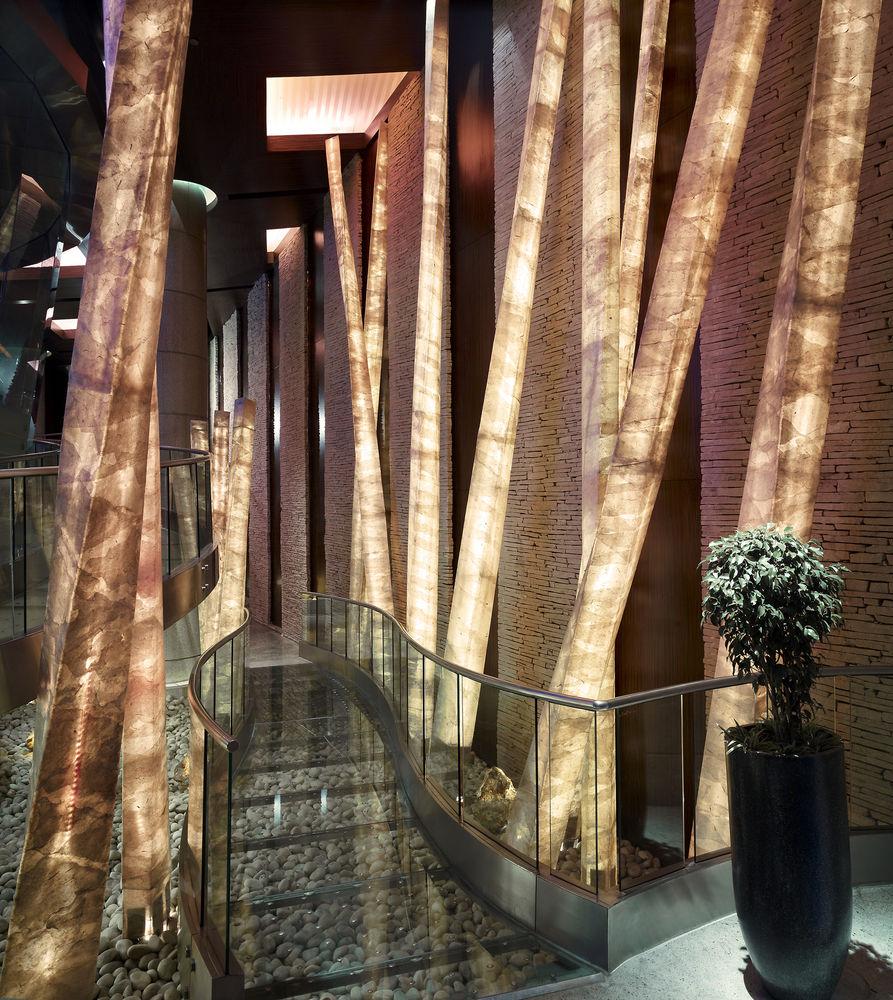 Hyatt Regency Mumbai International Airport Hotell Exteriör bild The interior of the hotel