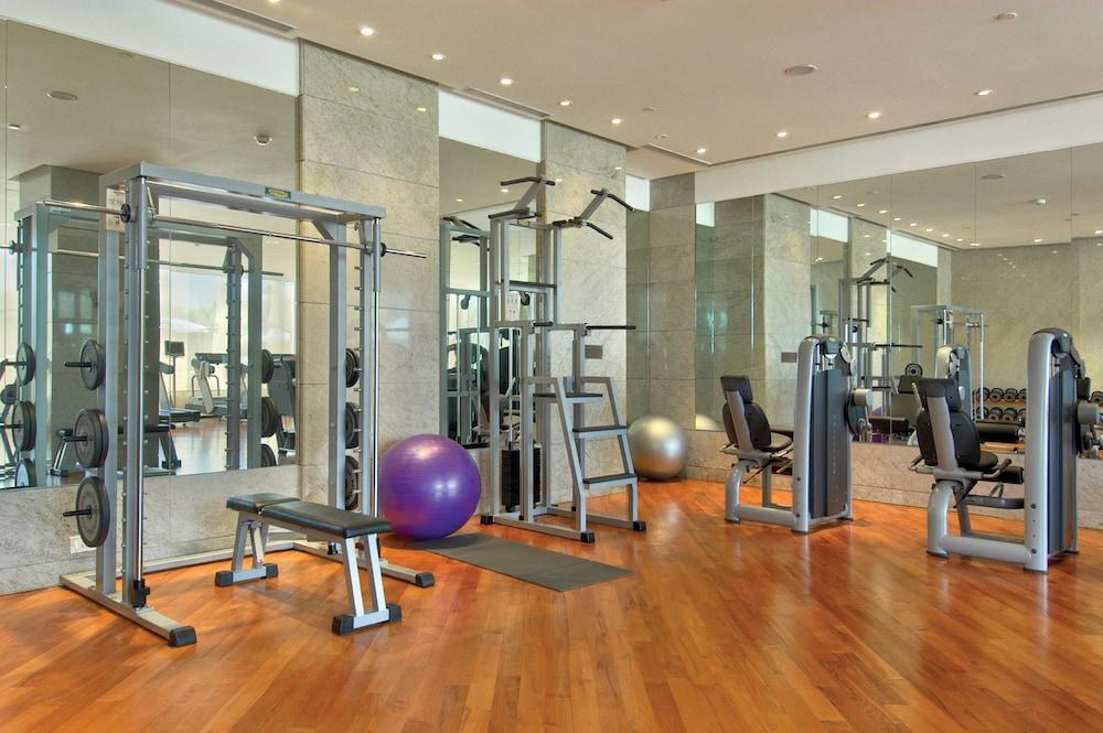 Hyatt Regency Mumbai International Airport Hotell Exteriör bild A gym at a hotel