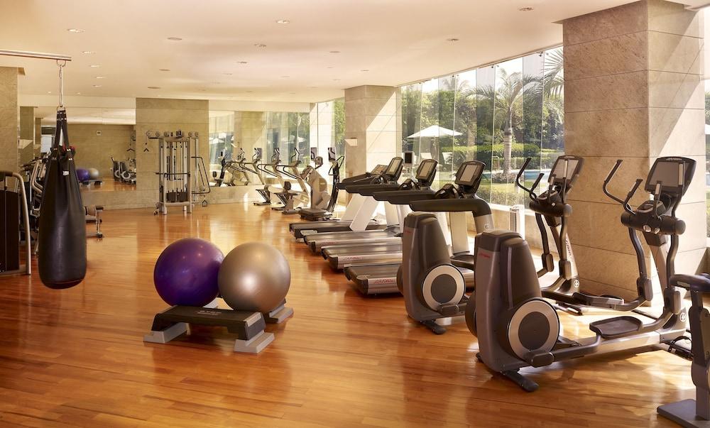 Hyatt Regency Mumbai International Airport Hotell Exteriör bild The gym at the Four Seasons Hotel, Mumbai