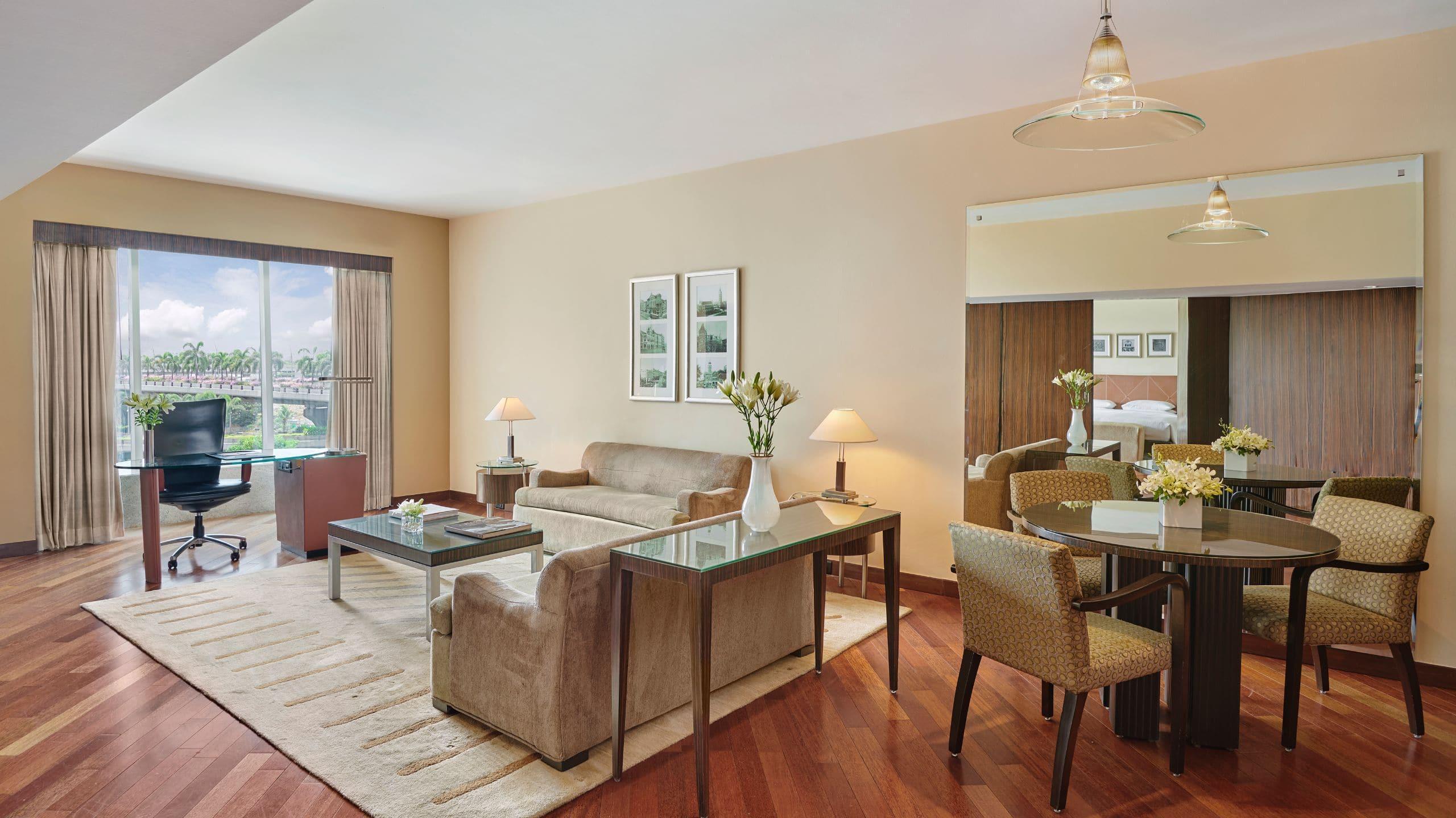 Hyatt Regency Mumbai International Airport Hotell Exteriör bild A suite at the hotel