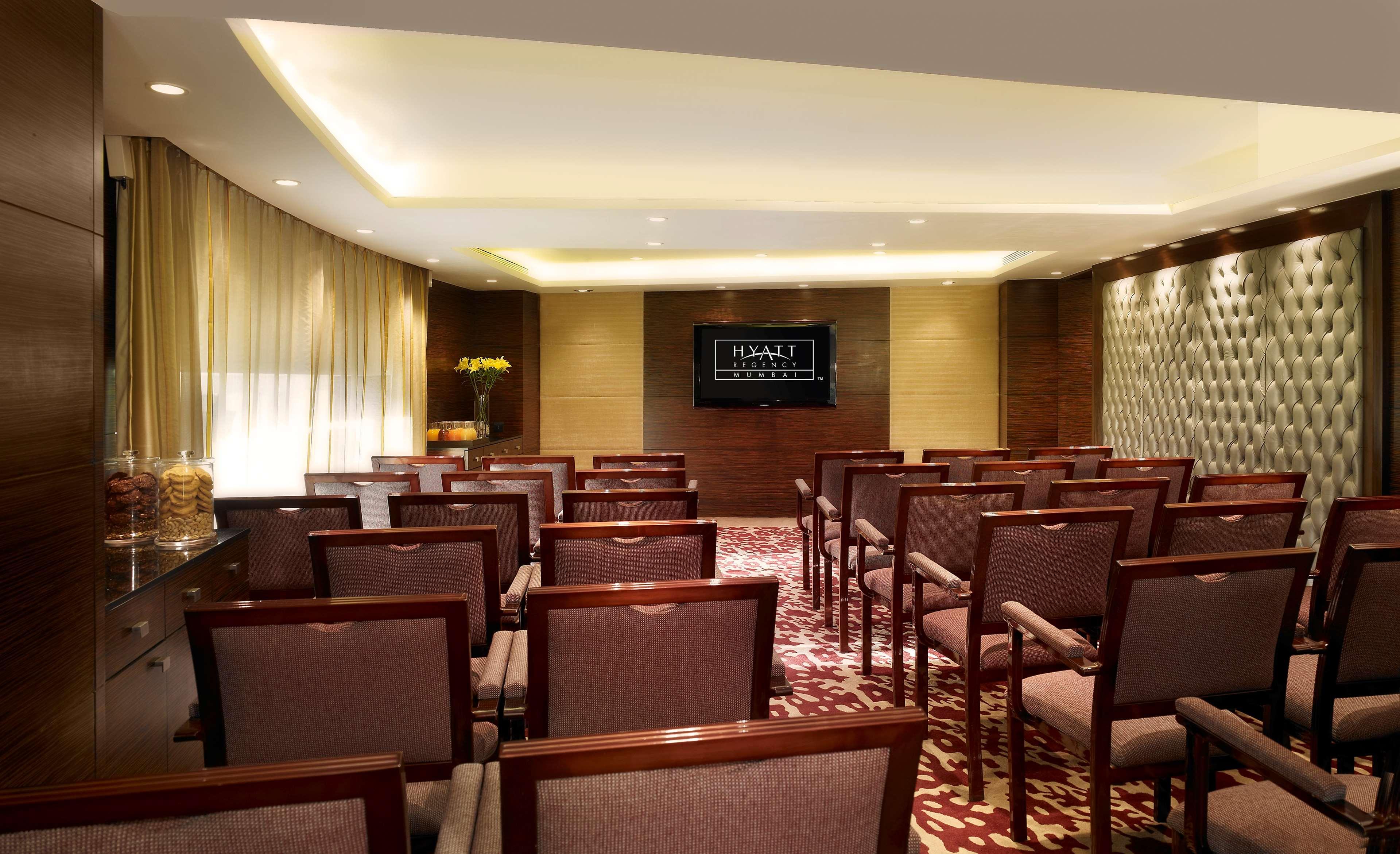 Hyatt Regency Mumbai International Airport Hotell Exteriör bild Meeting room