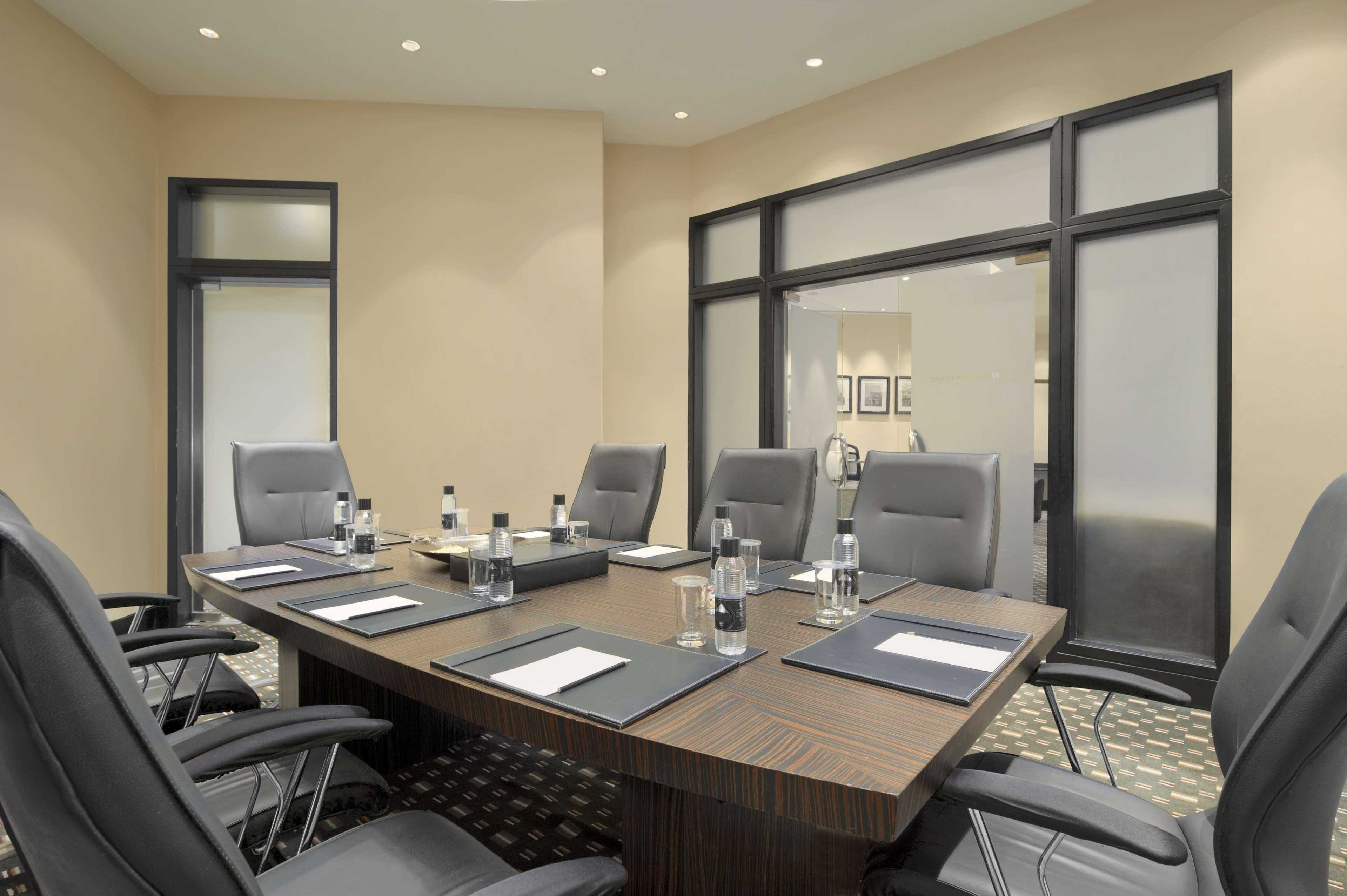 Hyatt Regency Mumbai International Airport Hotell Exteriör bild Meeting room