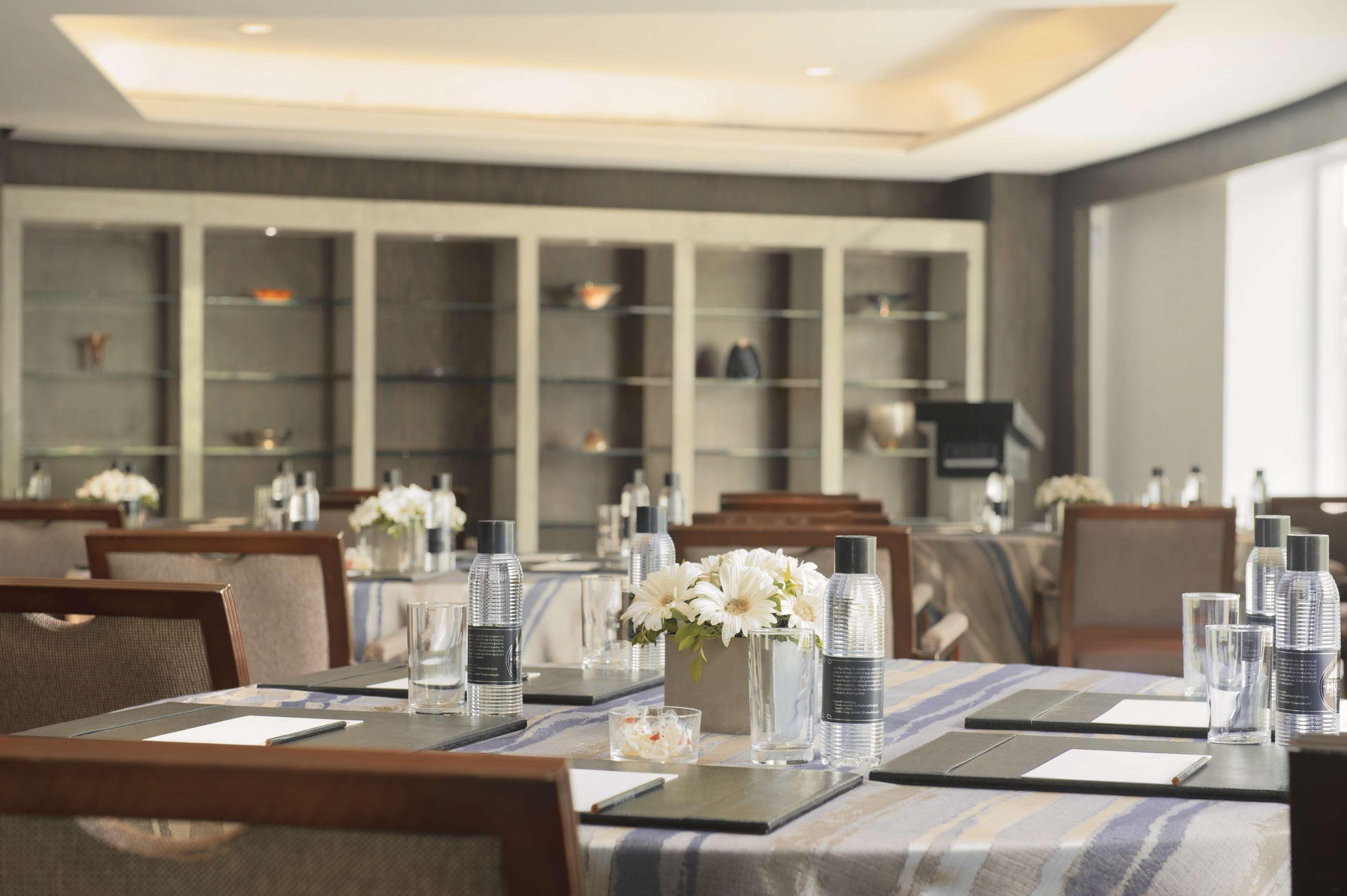 Hyatt Regency Mumbai International Airport Hotell Exteriör bild Meeting room