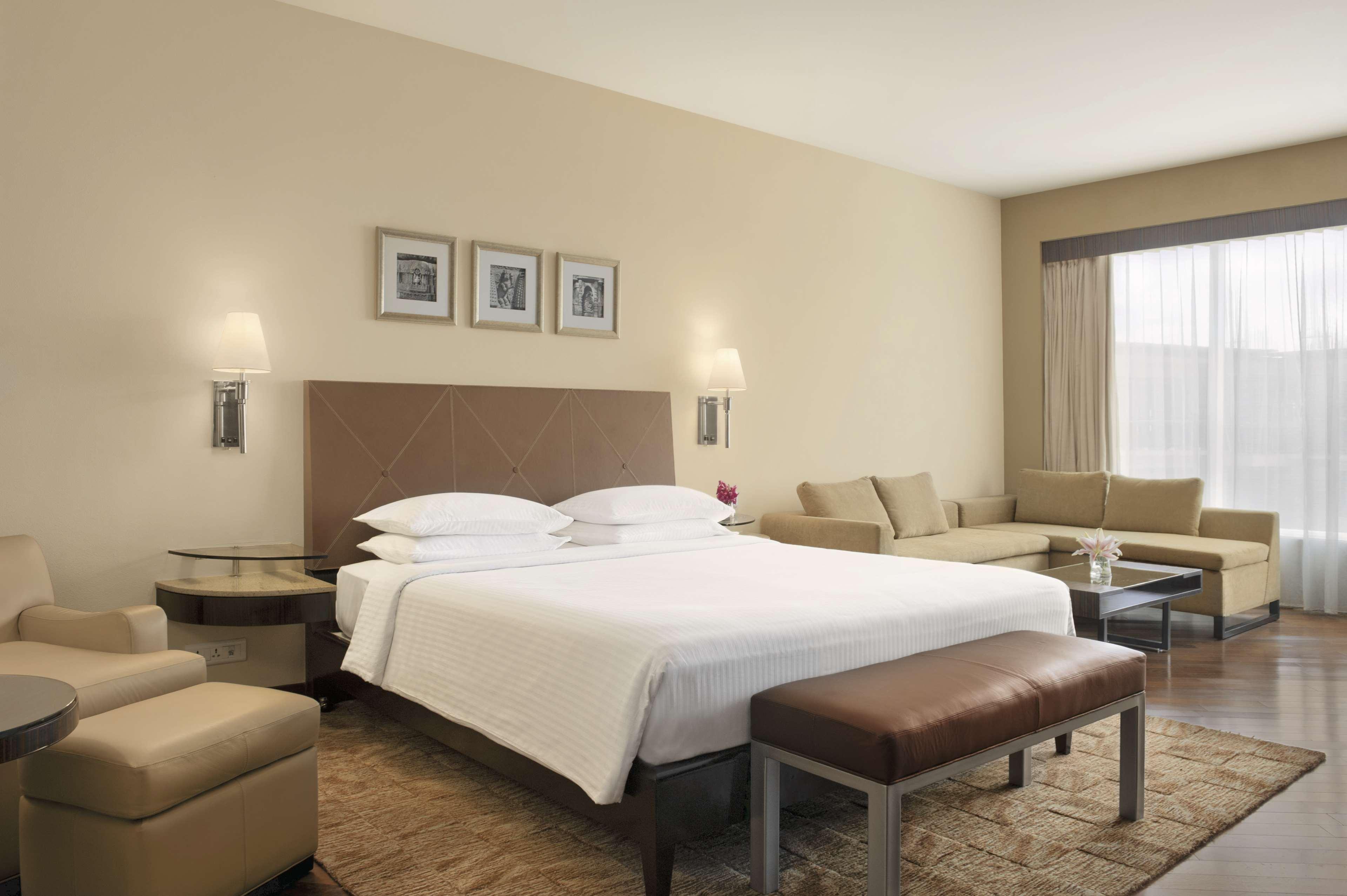 Hyatt Regency Mumbai International Airport Hotell Exteriör bild A room at the hotel