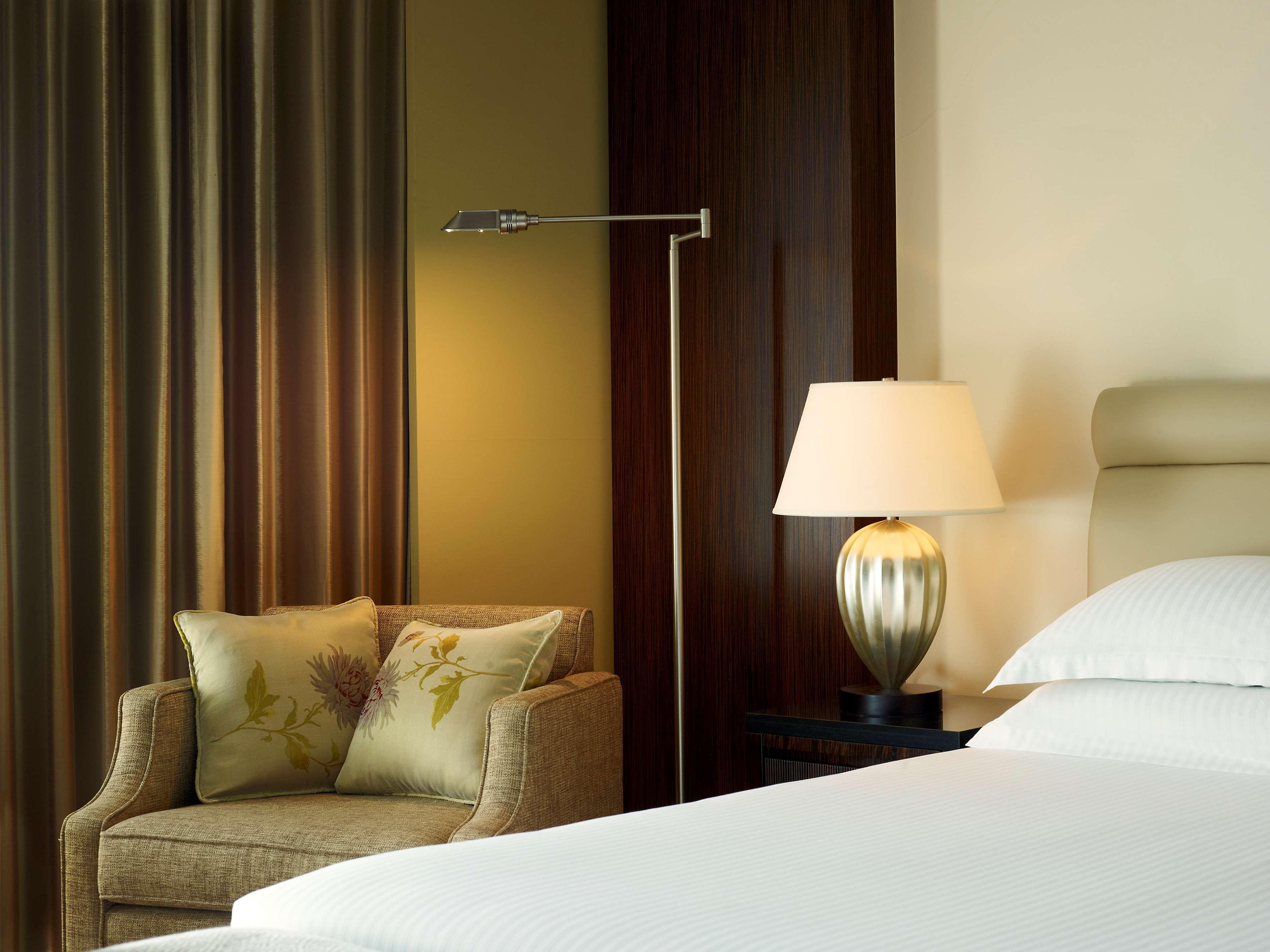 Hyatt Regency Mumbai International Airport Hotell Exteriör bild A room at the hotel